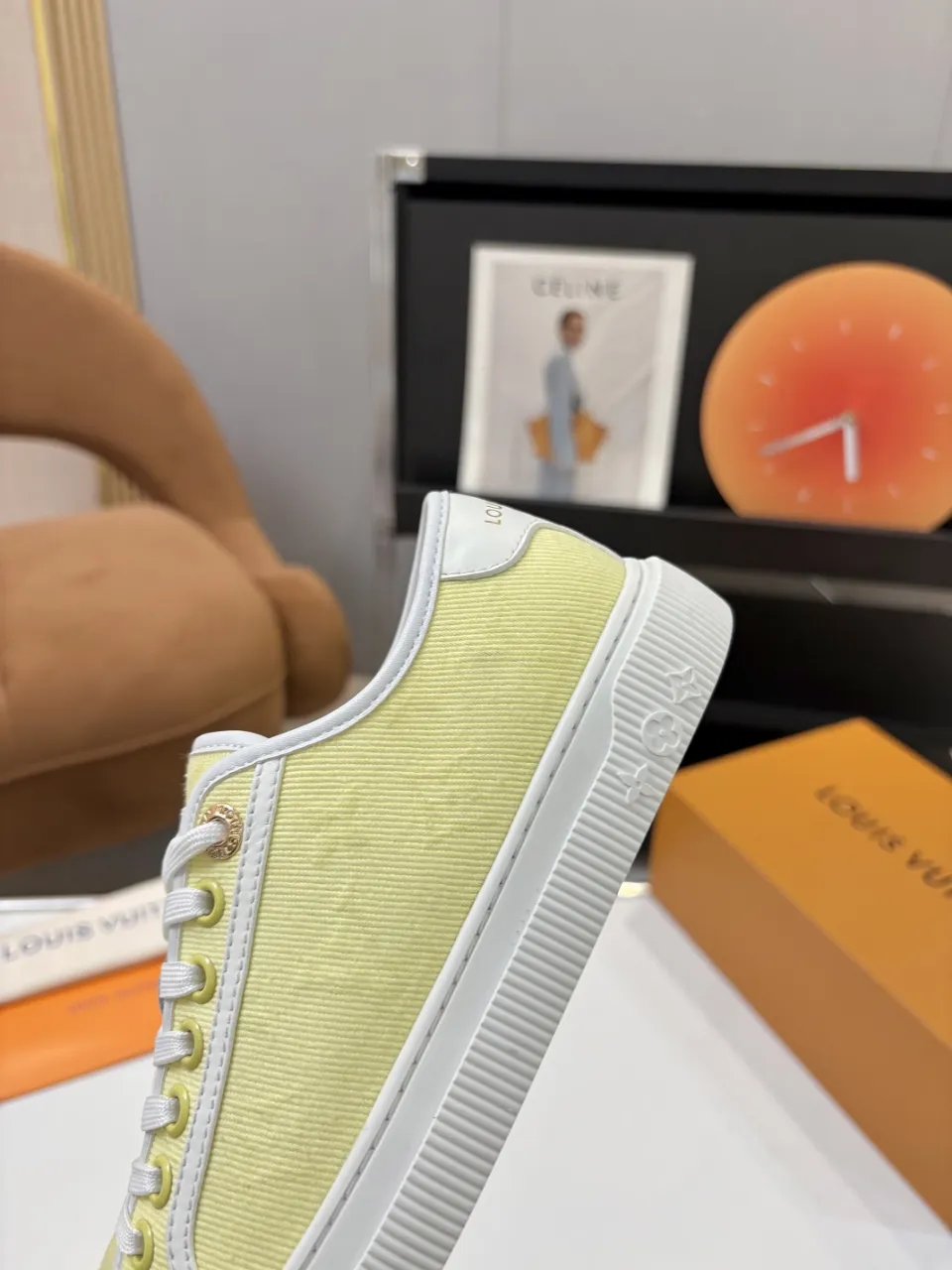 p580🐮🐮 LV couple skate shoes｜Classic jacquard, the ultimate code for a sweet outing! 👫** This pair of shoes is Louis Vuitton's love letter to fashionistas💌 - **classic presbyopic skate shoes**, the perfect choice for couples to go out on the street!  🔸 **Luxury details are a must-have**: Jacquard fabric  🔸 **So comfortable that you don’t want to take it off**: The sheepskin lining is skin-friendly and breathable, warm in autumn and winter without stuffing your feet, refreshing in spring and summer without being sticky, and you can wear it with a high-end feel in all seasons!  🔸 **Steady sense of security**: Non-slip rubber outsole, perfect grip, accompanying you through romantic streets.  **💑 Couple outfit inspiration**: ▪️ For boys, pair with leggings + baseball cap for a trendy street look!  ▪️ Girls can wear short skirts or shark pants, and the sweet and cool style is easy to choose~ **#Louis Vuitton #couple shoes #presbyopia classic** **👉 Click to collect and become the most fashionable CP in the circle of friends with him! ** Fabric: Imported cowhide/classic jacquard fabric Lining: Sheepskin lining Sole: Original rubber sole Size: Women’s size 35-42 (40/41/42 customized) Men’s size 39-45 (39.45 customized)